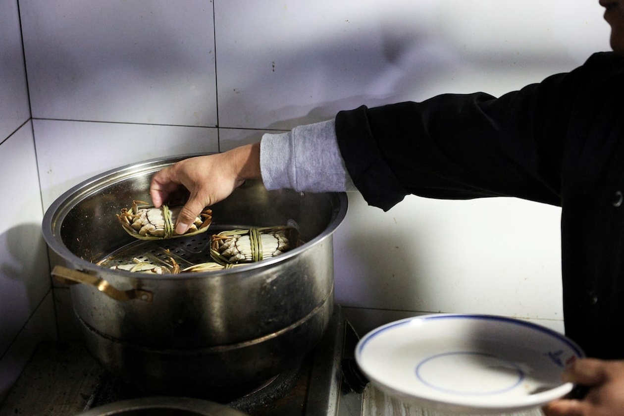 Το μέλλον των hairy crabs στην Κίνα απειλείται από τους καύσωνες