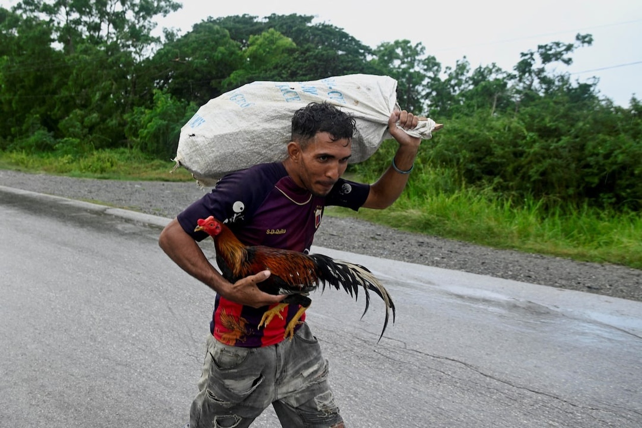 Επιχείρηση εκκένωσης στον Ρίο Καούτο της Κούβας μετά τον τυφώνα Melissa