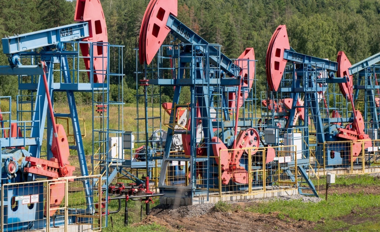 Άνοδος τιμών πετρελαίου λόγω αποκλιμάκωσης ΗΠΑ Κίνας