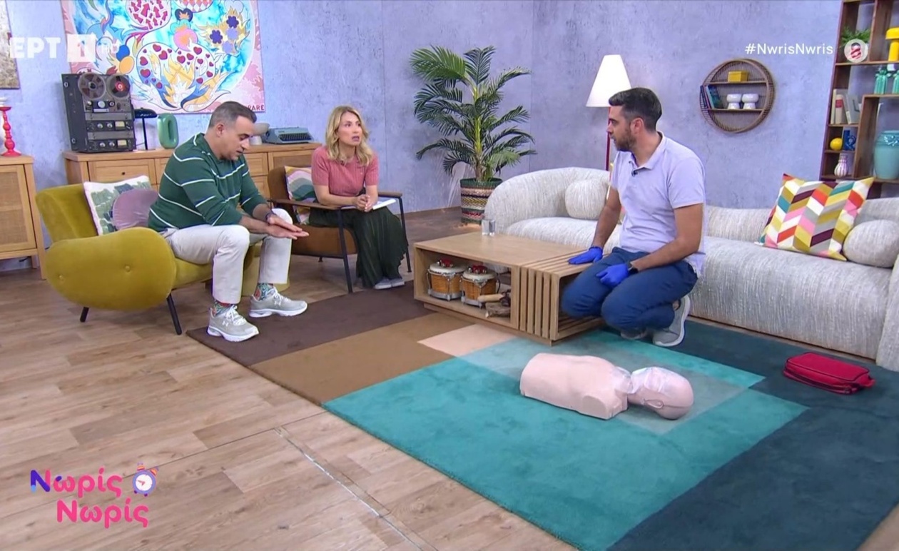 Ο Λευτέρης Γκύζης διδάσκει καρδιοπνευμονική αναζωογόνηση