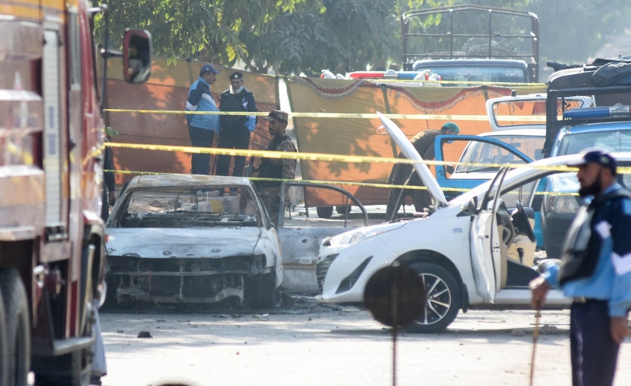 Επίθεση αυτοκτονίας έξω από δικαστήριο στο Ισλαμαμπάντ προκάλεσε πολλούς νεκρούς