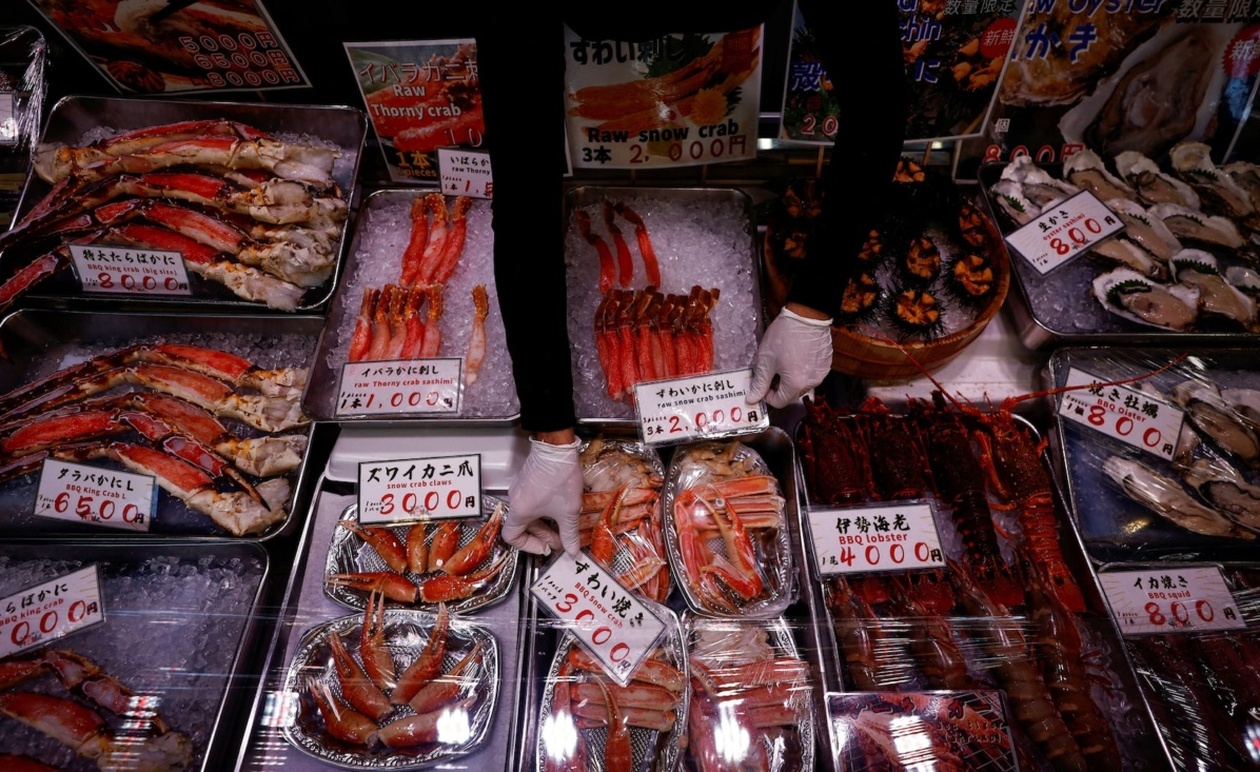 Η Κίνα απαγορεύει όλα τα ιαπωνικά θαλασσινά: Βαθαίνει η διπλωματική κρίση