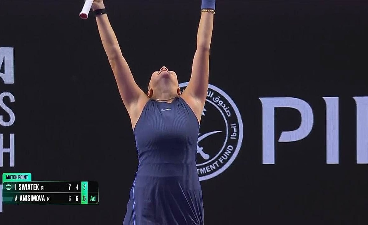 Η Αμάντα Ανισίμοβα απέκλεισε την Ίγκα Σβιάτεκ στα WTA Finals του Ριάντ