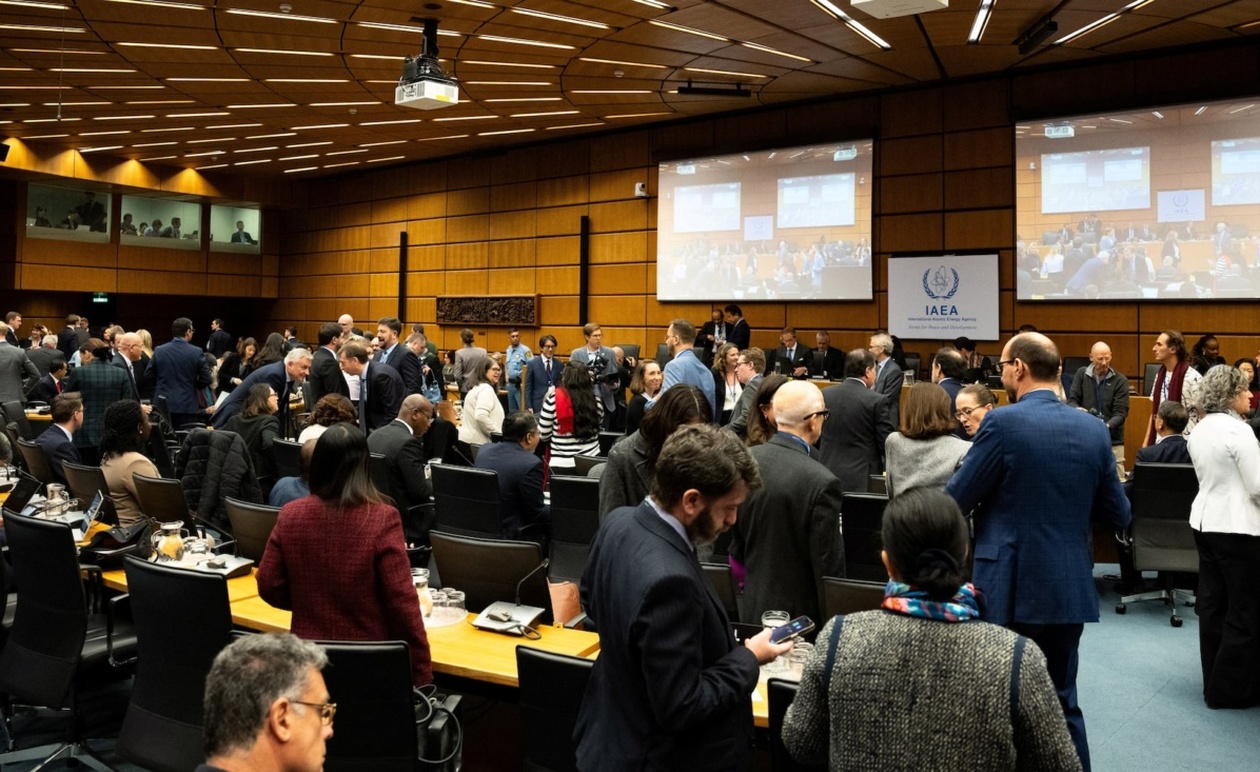 IAEA: Ψήφισμα απαιτεί άμεσες απαντήσεις από το Ιράν