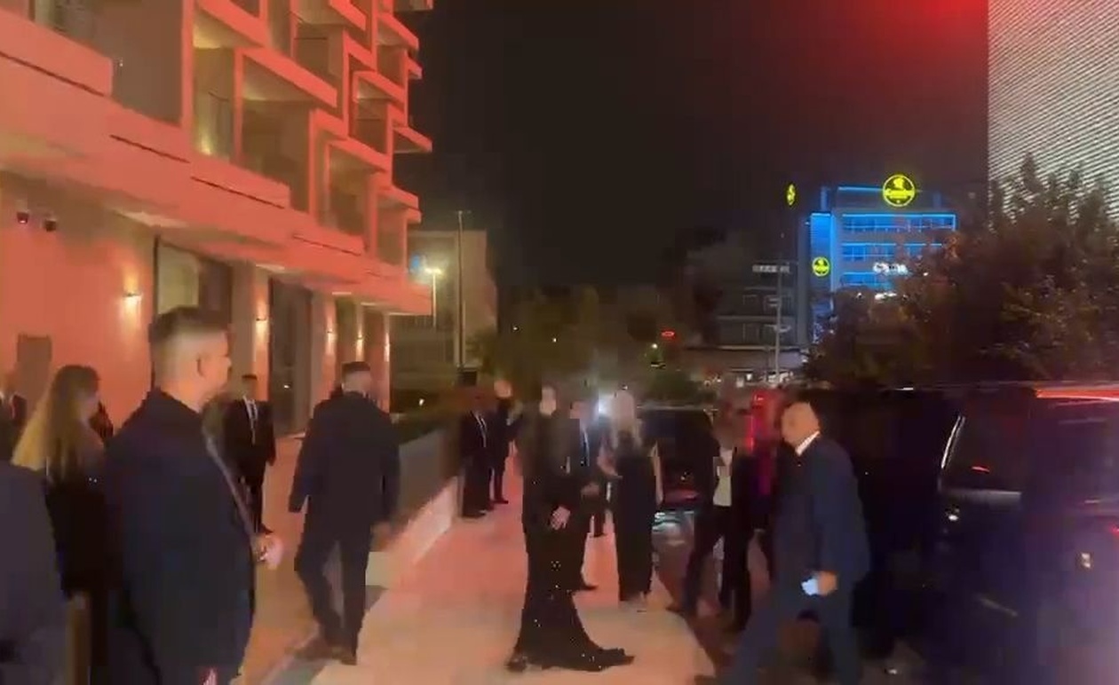 Η Κίμπερλι Γκίλφοϊλ έφτασε στο κέντρο της Αθήνας