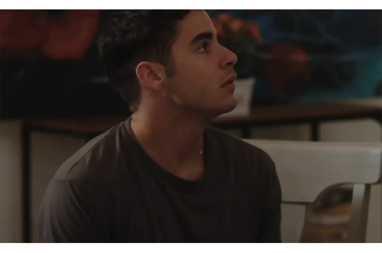 Η Γη της Ελιάς: Ο Παρασκευάς μαθαίνει για τον απαγορευμένο έρωτα Φρύνης και Κωνσταντίνου