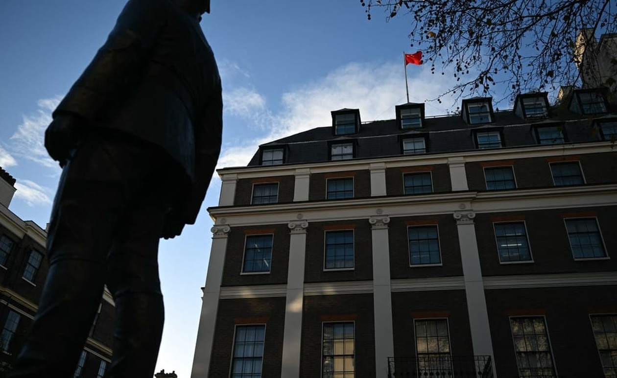 Η Βρετανία ετοιμάζεται να εγκρίνει τη νέα κινεζική πρεσβεία στο Λονδίνο παρά τις ανησυχίες