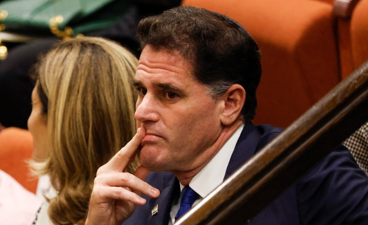 Ο Ρον Ντέρμερ παραιτήθηκε από τη θέση του υπουργού Στρατηγικών Υποθέσεων