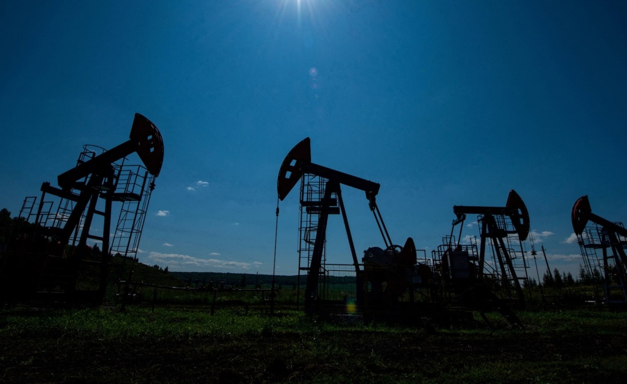 Οι τιμές πετρελαίου παραμένουν σχεδόν αμετάβλητες εν όψει συνάντησης ΗΠΑ Κίνας