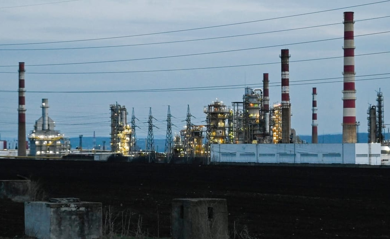 Η Βουλγαρία και η Ρουμανία λαμβάνουν επείγοντα μέτρα για την προστασία των διυλιστηρίων πριν την εφαρμογή των αμερικανικών κυρώσεων