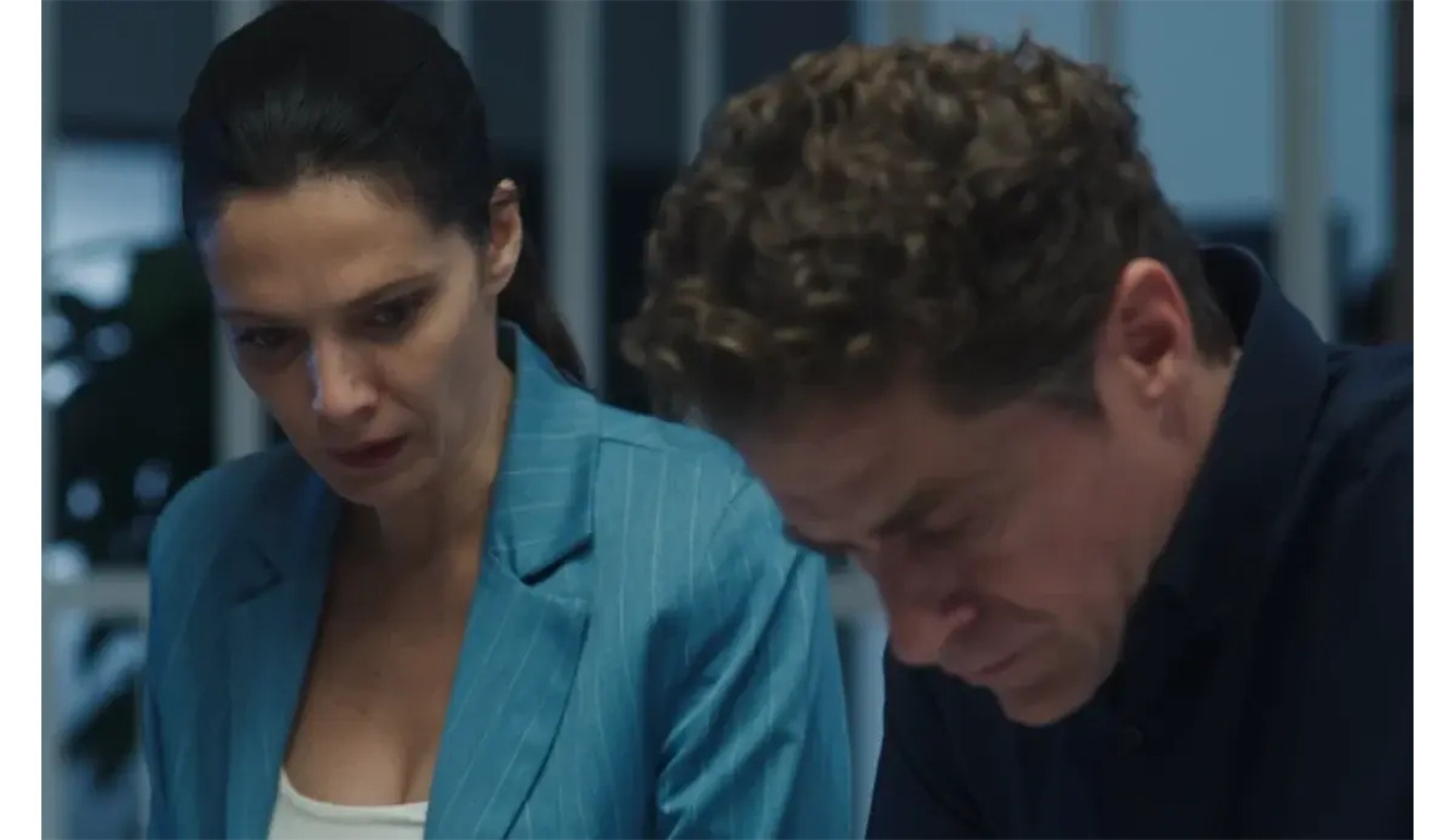 Μια νύχτα μόνο: Ο Οδυσσέας ουρλιάζει βλέποντας την Αρετή αιμόφυρτη