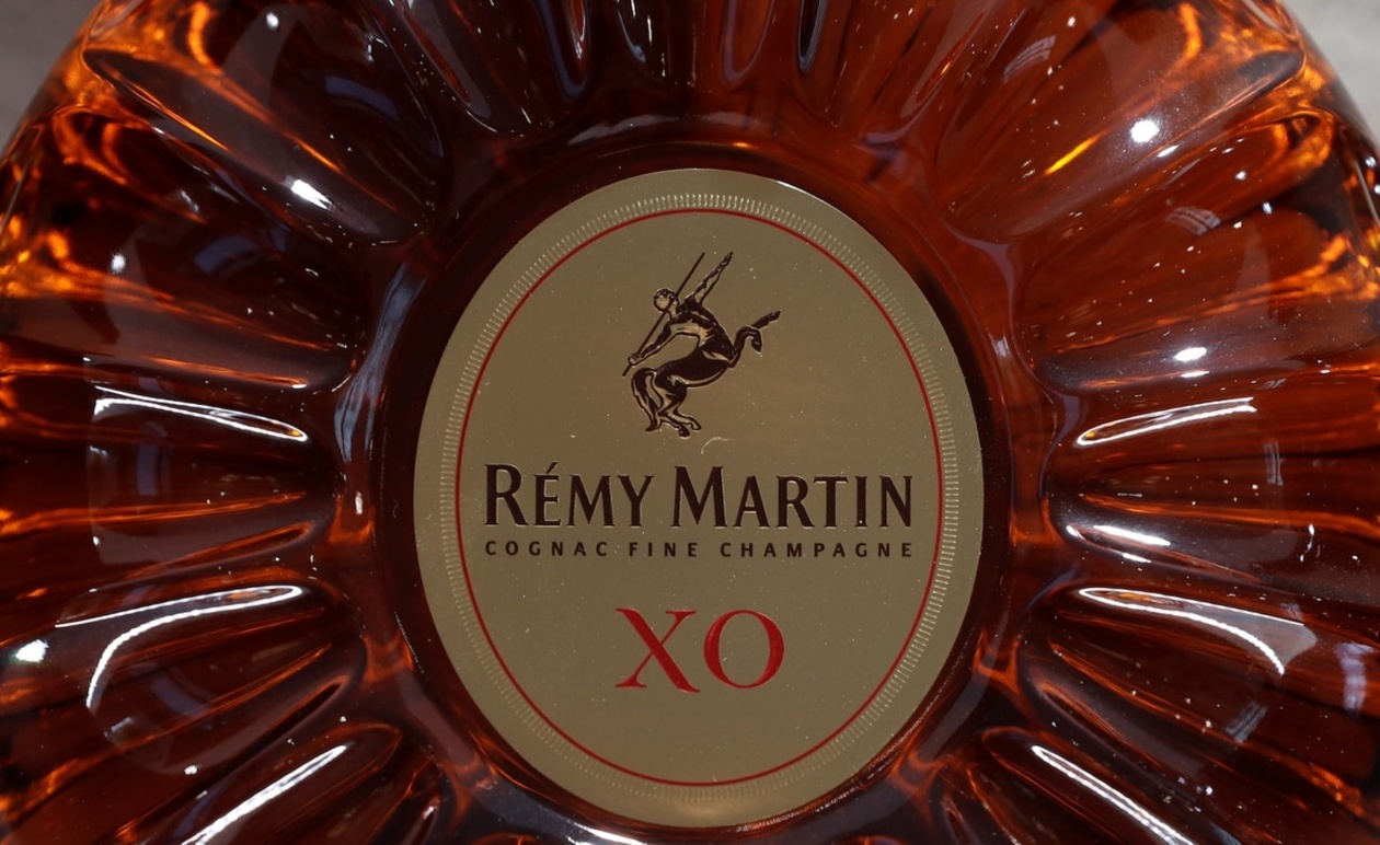 Η Remy Cointreau αναθεωρεί τις προβλέψεις μετά την πτώση των πωλήσεων