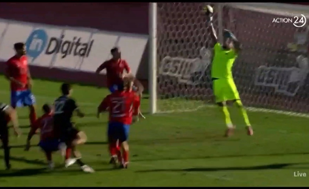 Μια εντυπωσιακή επέμβαση του Γιαννακόπουλου σε κεφαλιά του Καλουτσικίδη