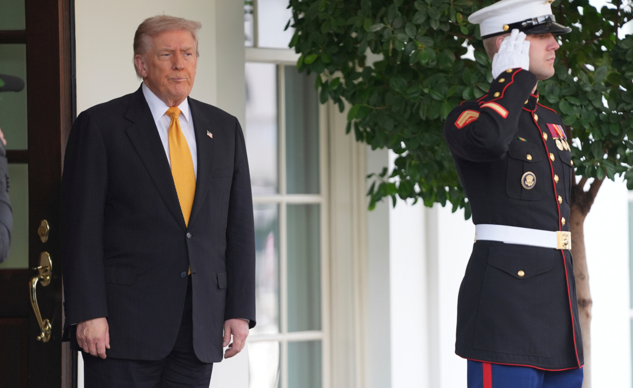 Ο πρόεδρος Ντόναλντ Τραμπ επιμένει στην κατάργηση του φιλιμπάστερ για να αντιμετωπίσει τη διακοπή λειτουργίας