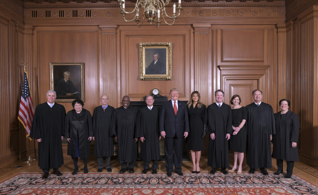 Ο Τραμπ δεν θα παραστεί στη συνεδρίαση του Ανώτατου Δικαστηρίου