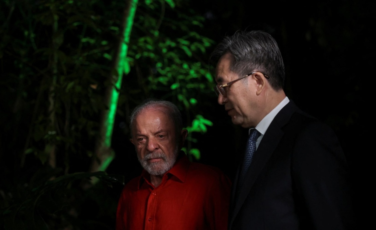 Η Κίνα Αναλαμβάνει Ηγετικό Ρόλο στην Κλιματική Διπλωματία Με Την Απουσία Των ΗΠΑ Από Την COP30