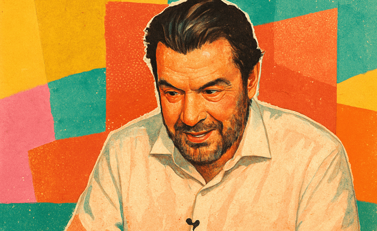 Στράτος Τζώρτζογλου: Διευκρινίζει τη φράση «το θέατρο είναι ένα μεγάλο κρεβάτι» και μιλά για την κατάθλιψη