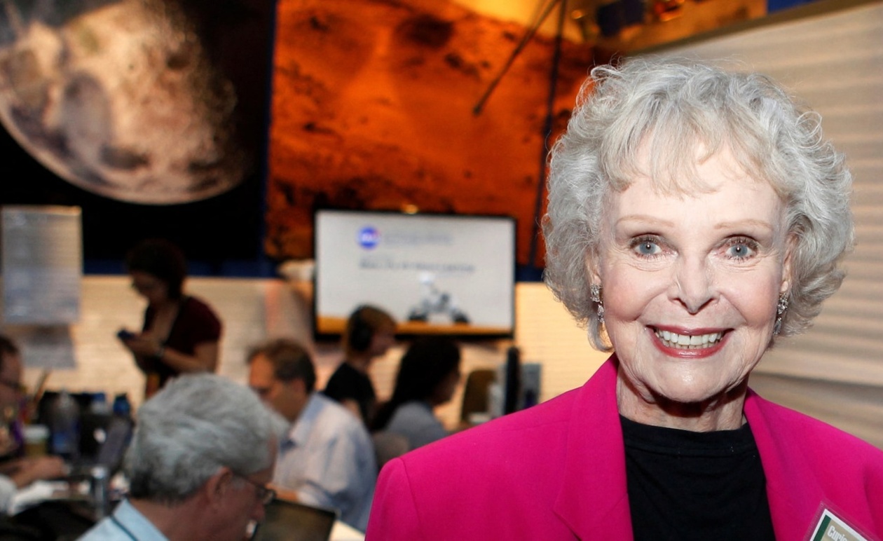 Η June Lockhart πέθανε σε ηλικία 100 ετών