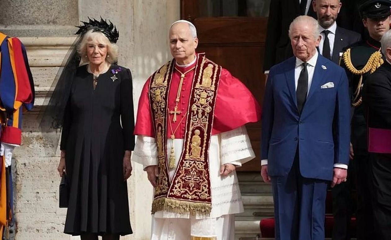 Ιστορική Κοινή Προσευχή Βασιλιά Καρόλου και Πάπα στο Βατικανό μετά από Πέντε Αιώνες