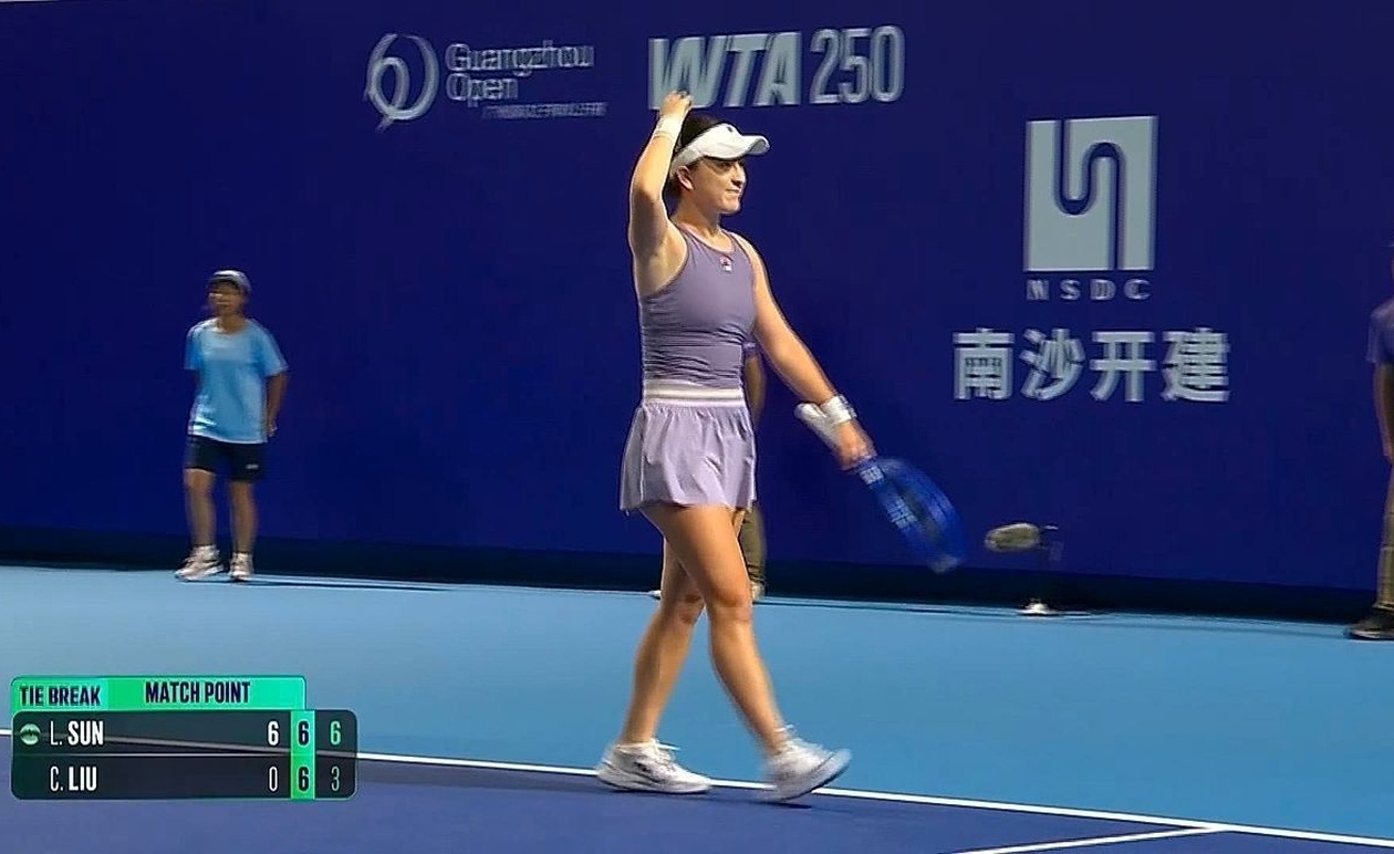 Η Λούλου Σαν προκρίθηκε στον τελικό του Guangzhou Open