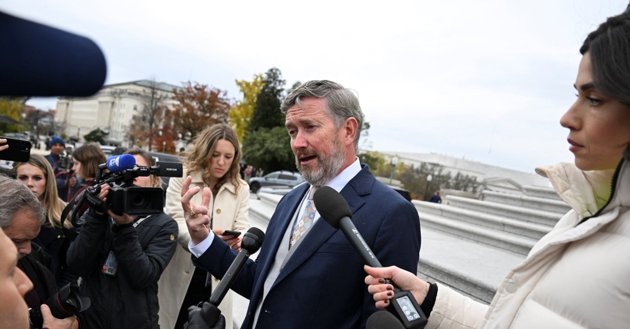 Η Βουλή των Αντιπροσώπων ψηφίζει με 427-1 υπέρ της αποδέσμευσης των φακέλων Έπσταϊν