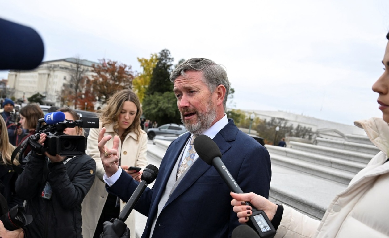 Η Βουλή των Αντιπροσώπων ψηφίζει με 427-1 υπέρ της αποδέσμευσης των φακέλων Έπσταϊν