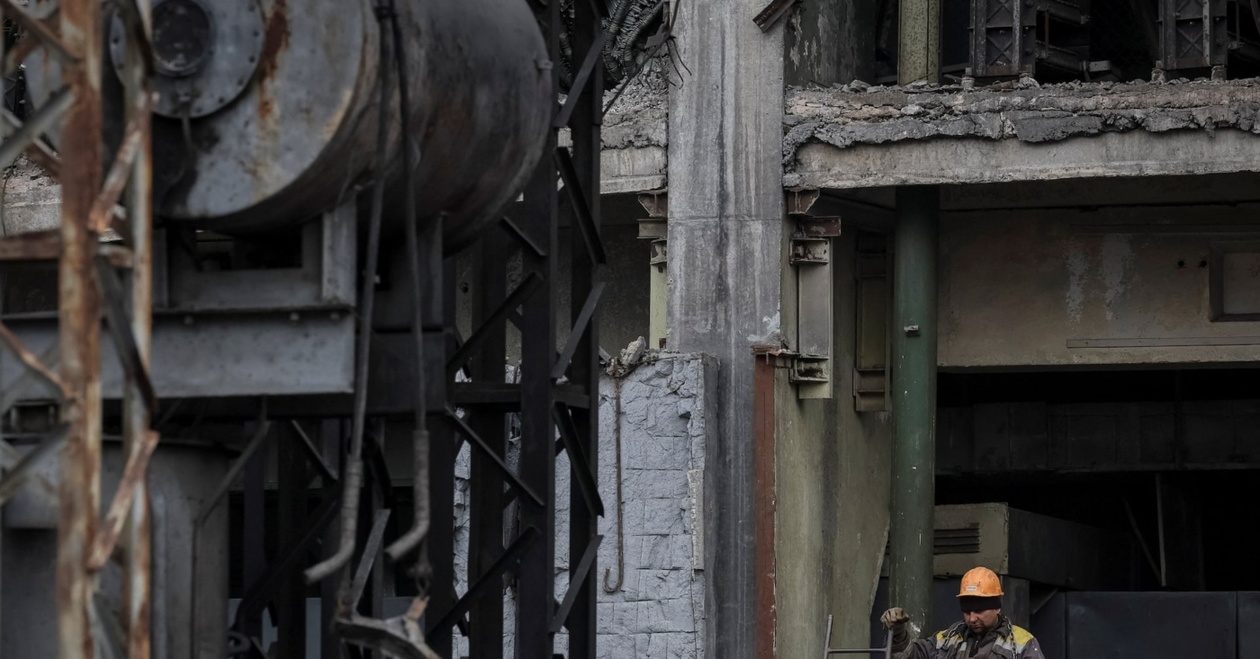 Οι Ουκρανοί Εργάτες Ενέργειας σε Αγώνα Δρόμου για την Αποκατάσταση Ζημιών από τις Ρωσικές Επιθέσεις