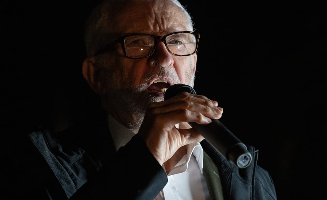 Υποστηρικτές από το Λονδίνο στηρίζουν τον Ζοχράν Μαμαντάνι