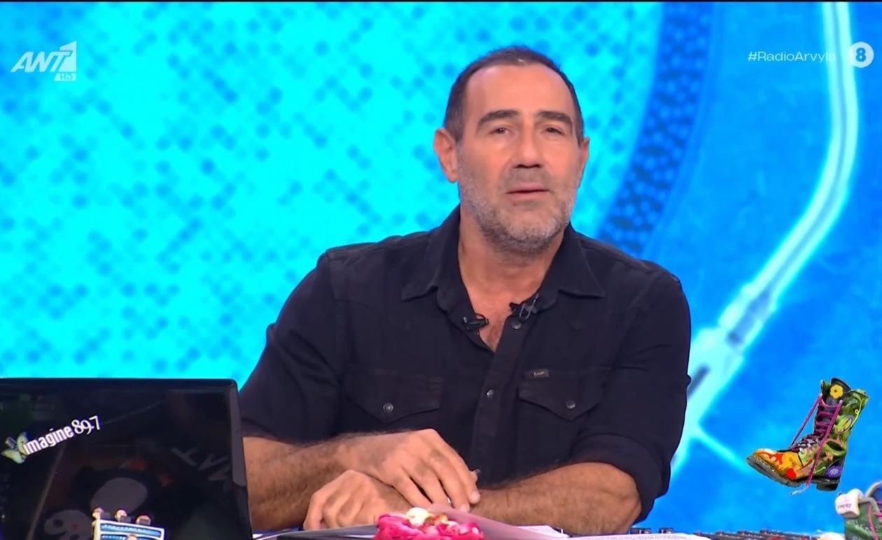 Ο Α. Κανάκης ευχαριστεί το κοινό για τη θερμή υποδοχή