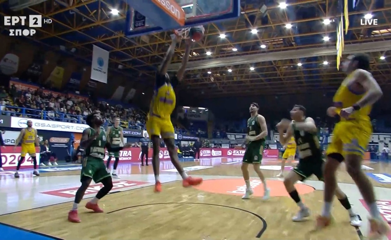 Η εντυπωσιακή στιγμή του Καρντένας στο Περιστέρι απέναντι στον Παναθηναϊκό