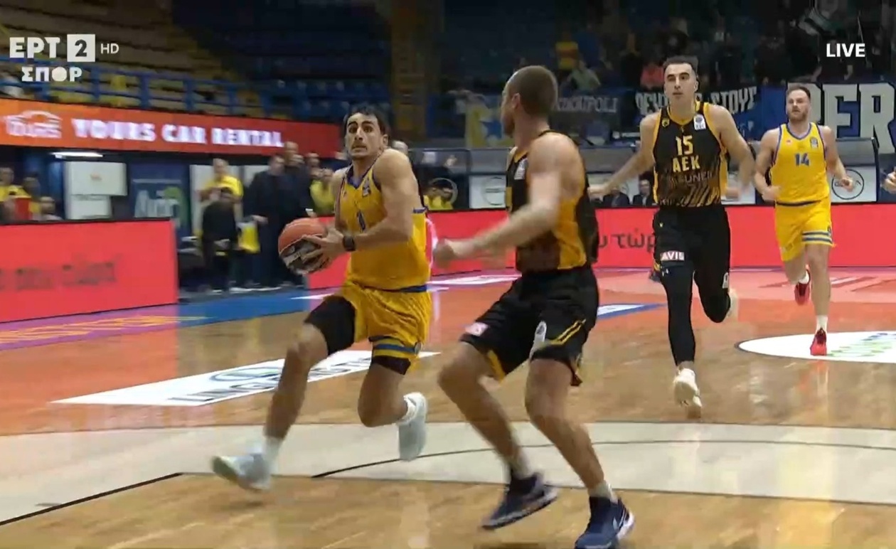 Ο Καρντένας πέτυχε καλάθι στην εκπνοή του πρώτου ημιχρόνου