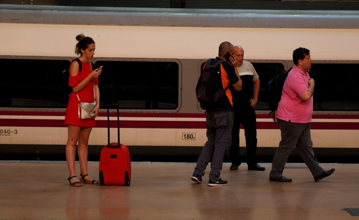Η Ισπανία μειώνει τον χρόνο ταξιδιού Μαδρίτη-Βαρκελώνη σε λιγότερο από δύο ώρες