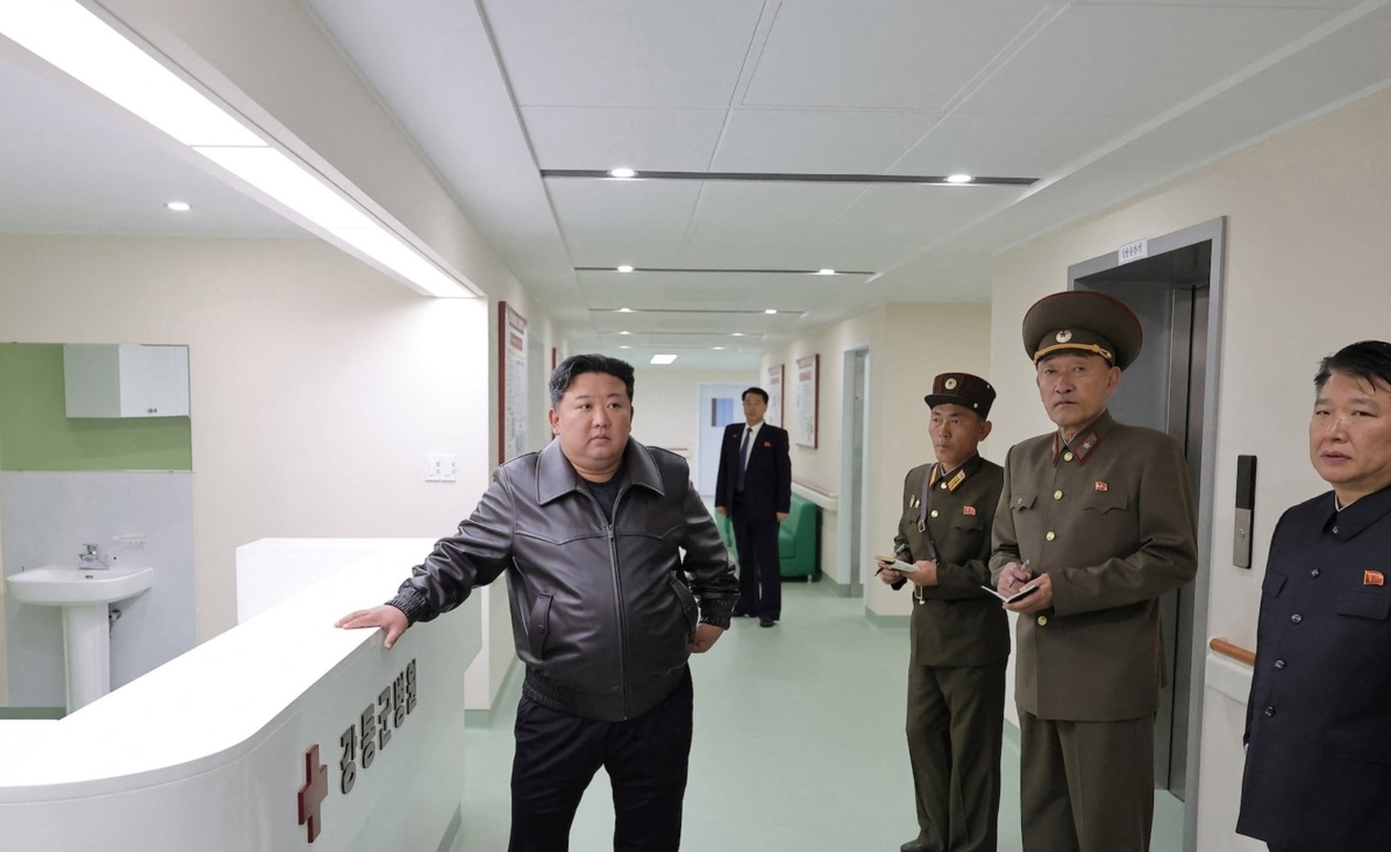 Ο Κιμ Γιονγκ Ουν επισκέφθηκε το 11ο σώμα στρατού