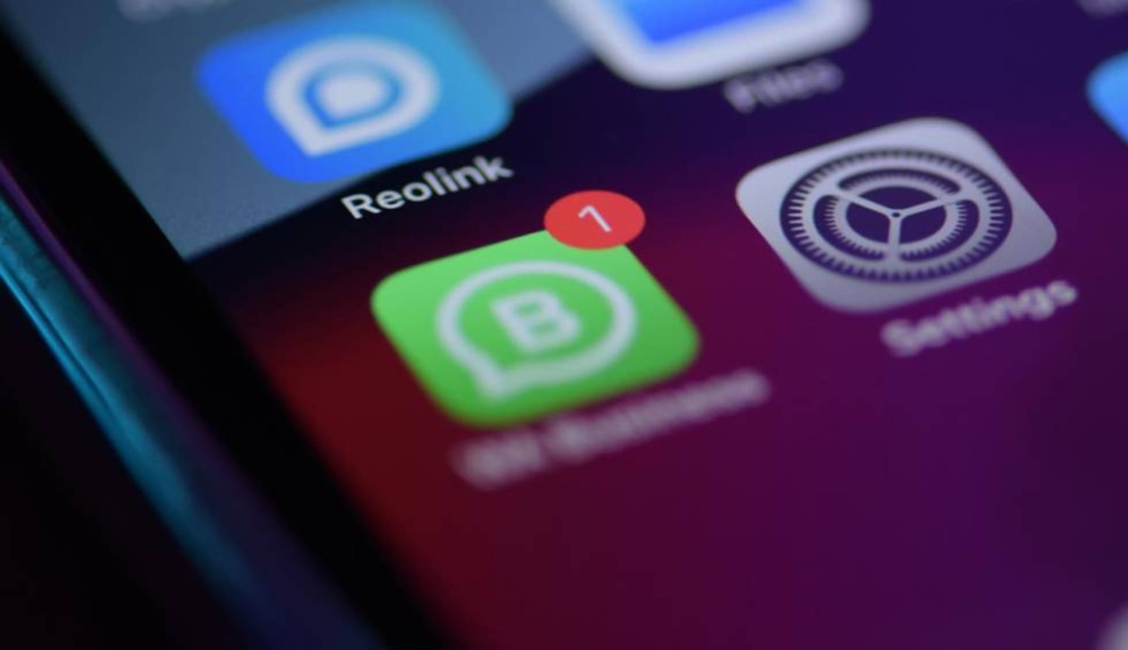 Το WhatsApp Business αλλάζει πορεία: Τέλος στα γενικής χρήσης chatbots, αποκλειστικά το Meta AI