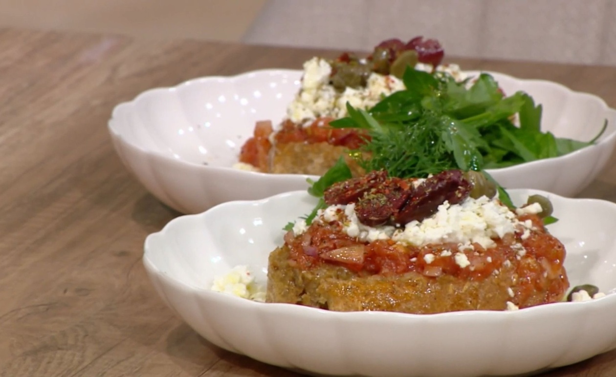 Κρητική σαλάτα ντάκος