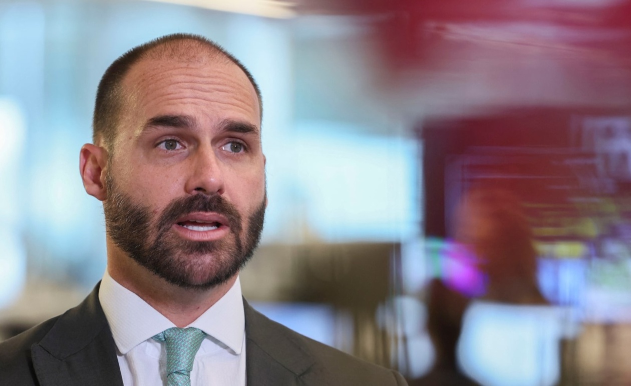 Ο Εντουάρντο Μπολσονάρο σε Δίκη στη Βραζιλία για Αναζήτηση Βοήθειας του Τραμπ