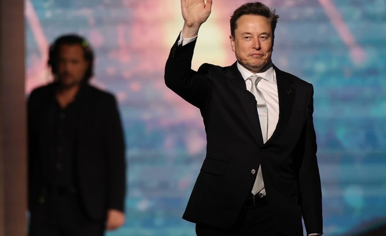 Ο Elon Musk επιστρέφει στις καλές σχέσεις με τον Trump