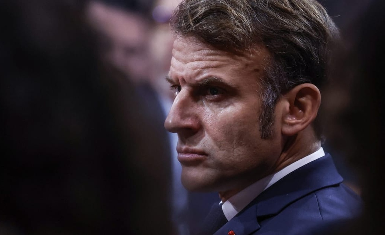 Η Γαλλία αναστέλλει τη μεταρρύθμιση των συντάξεων έως το 2027