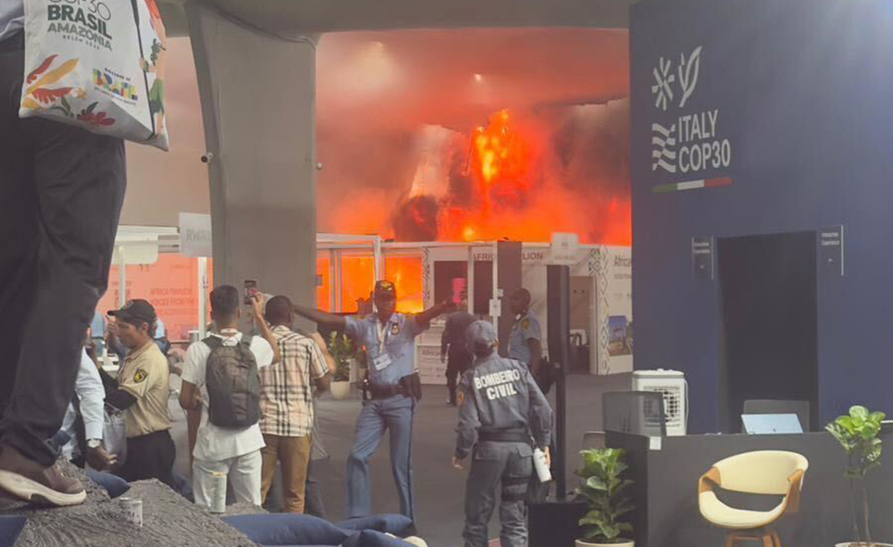 Πυρκαγιά στη σύνοδο COP30 στη Βραζιλία αναγκάζει σε εκκένωση ενώ οι συνομιλίες βρίσκονται σε κρίσιμο στάδιο