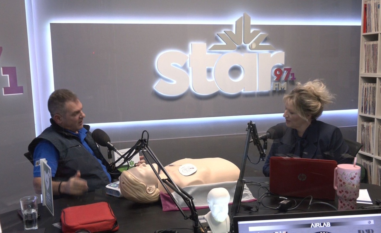 Οι Απινιδωτές: Η Κρίσιμη Επέμβαση που Επανεκκινεί Καρδιές και Σώζει Ζωές