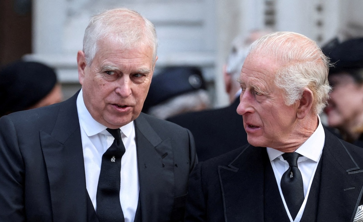 Ο βασιλιάς Κάρολος απέσυρε τον Άντριου από τα δημόσια καθήκοντα