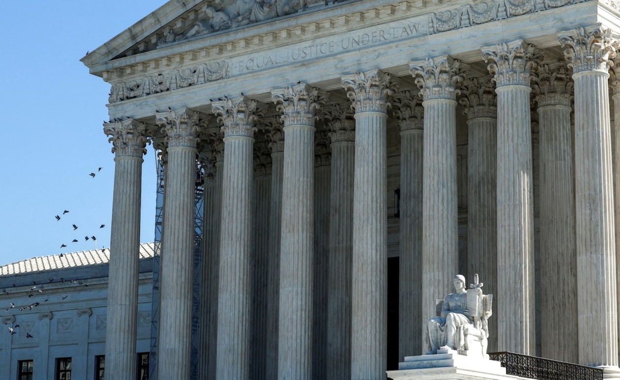 Ο Τραμπ ζητά από το Ανώτατο Δικαστήριο άδεια για απόλυση της διευθύντριας του Copyright Office