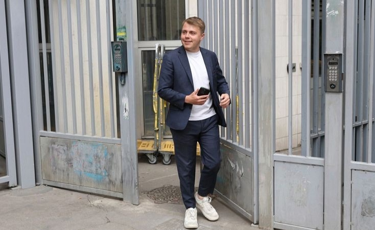 Γαλλία: Πολιτικός κατηγορείται ότι έκρυψε ρολόι πολυτελείας