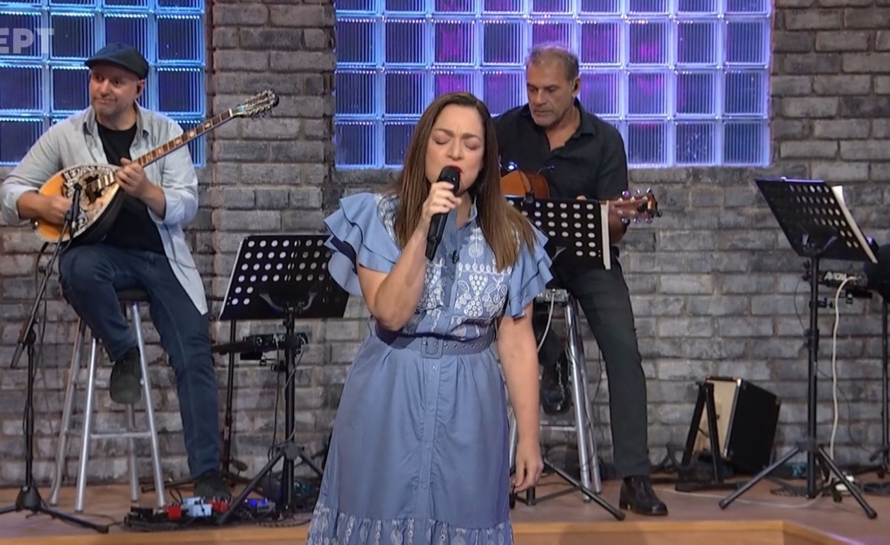 Η ερμηνεία της Ελένης Καρακάση στο τραγούδι τα Δειλινά