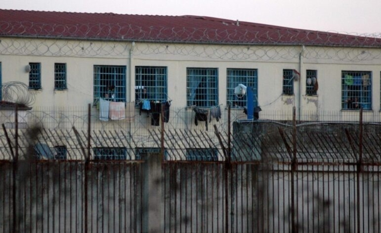 Φυλακές – Μεταφέρεται εσπευσμένα στο νοσοκομείο