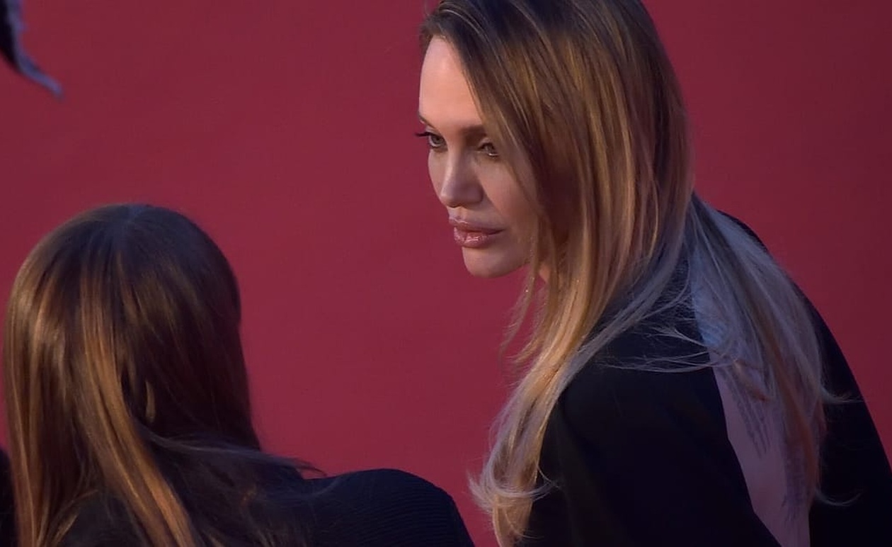 Επεισόδιο σε σημείο ελέγχου κατά την επίσκεψη της Αντζελίνα Τζολί στη Χερσώνα