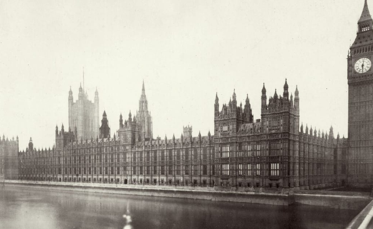 Η Τελική Απόφαση για την Ανακαίνιση του Βρετανικού Κοινοβουλίου Αναβάλλεται για τη Δεκαετία του 2030