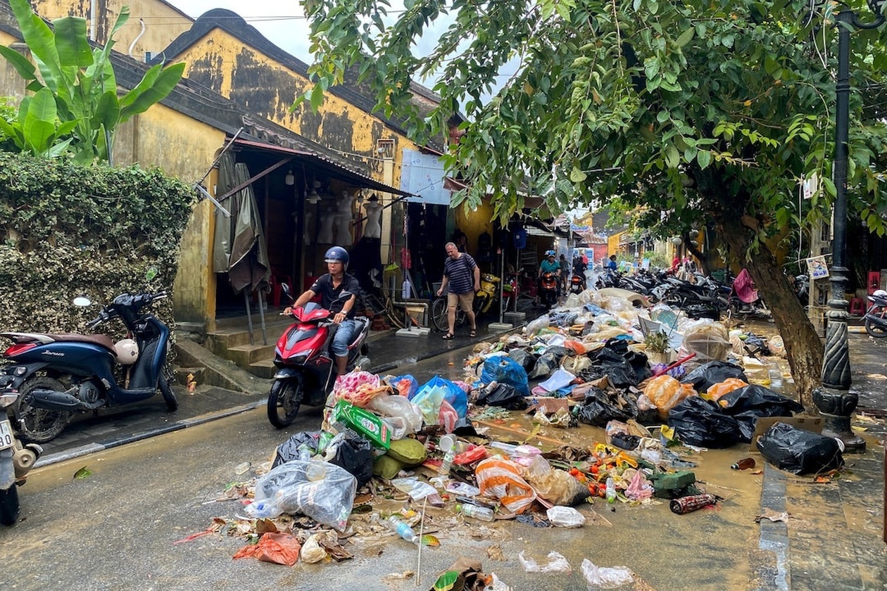Η αρχαία πόλη Hoi An στο Βιετνάμ προσπαθεί να αναζωογονήσει τον τουρισμό μετά τις πλημμύρες