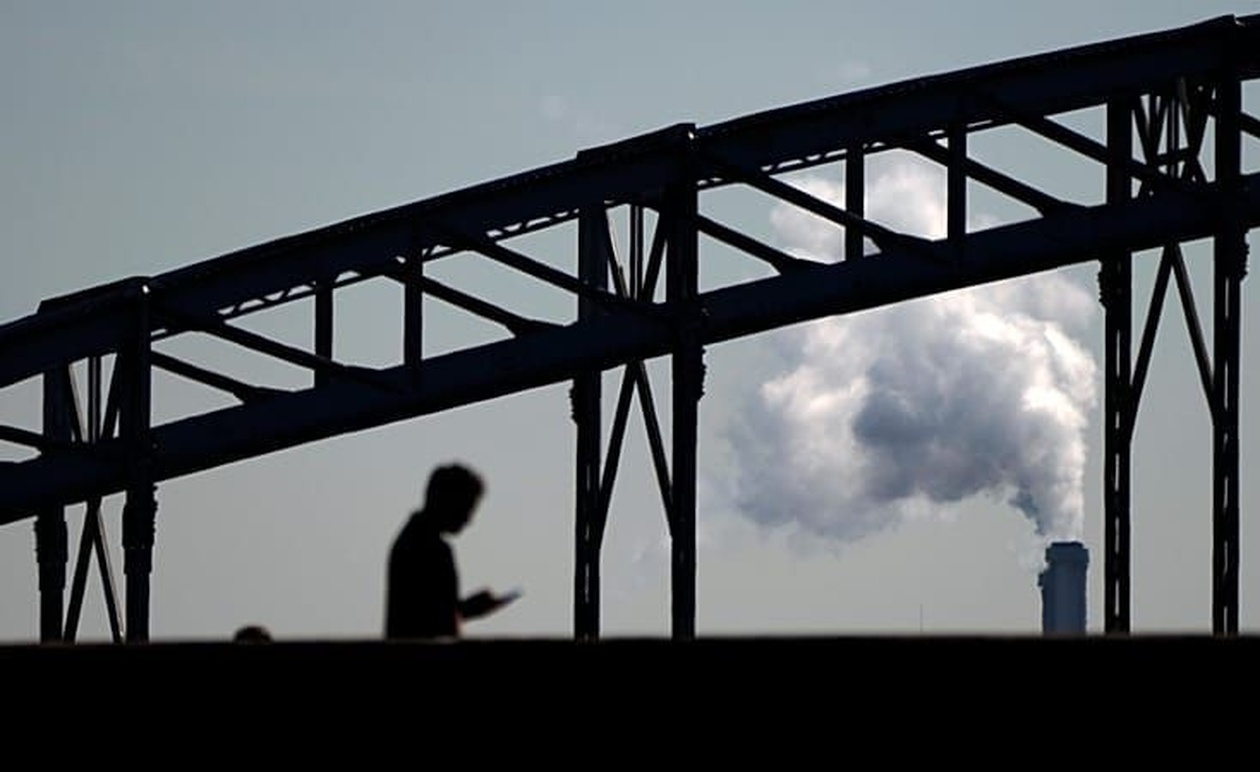 Η ΕΕ αναβάλλει τις νέες δεσμεύσεις για μείωση των εκπομπών πριν τη COP30