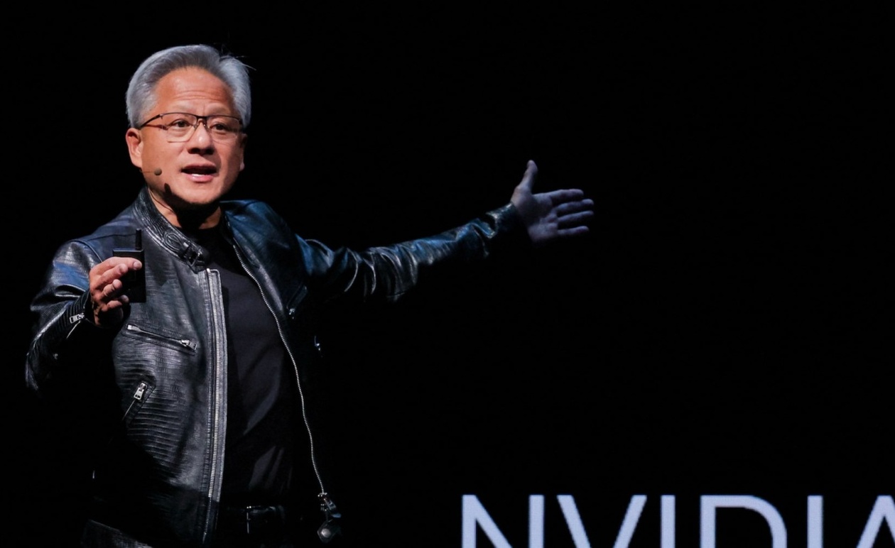 Huang στην Ουάσινγκτον διεκδικεί σαφήνεια στις πωλήσεις chip προς Κίνα